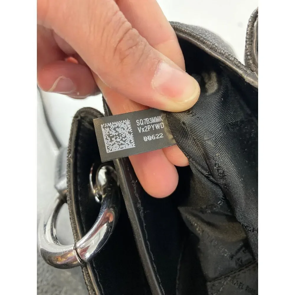 MICHAEL KORS, LARGE BLACK SIGNATURE LEATHER SHOULDER BAG
